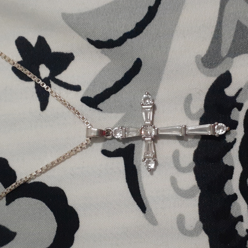 Silver cross pendant necklace
